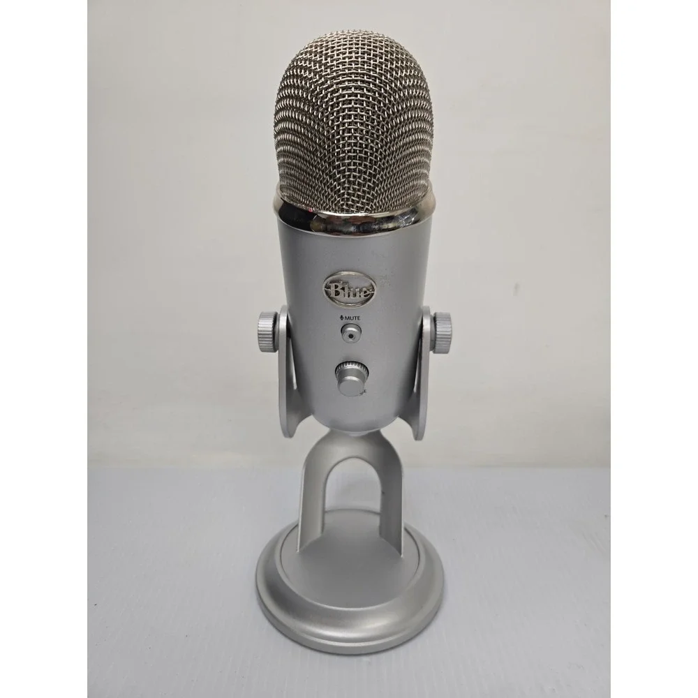Blue Yeti Professional Multi-Pattern USB Condenser Microphone (Missing Cord)